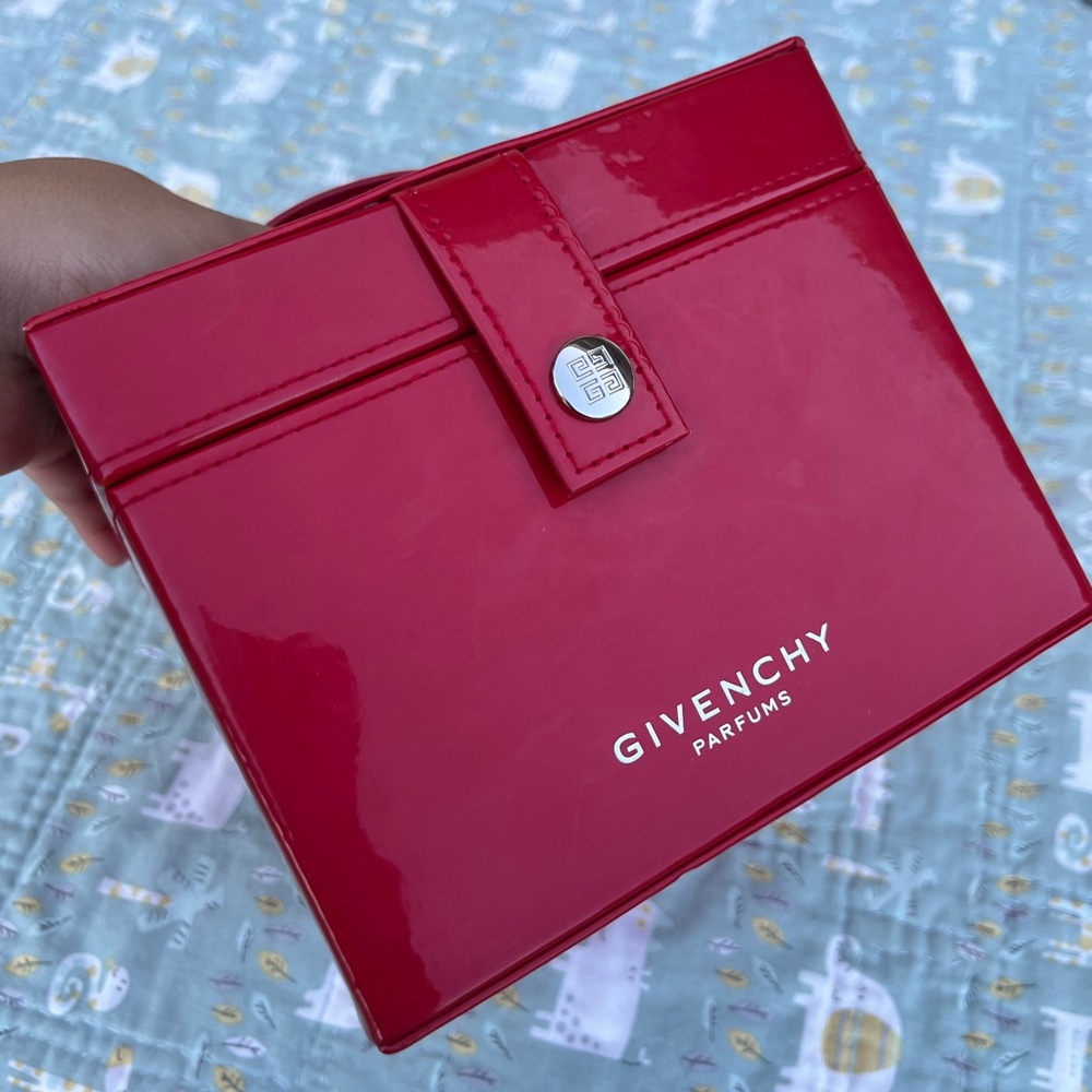 Givenchy Vanity Case (PRICE FIRM)